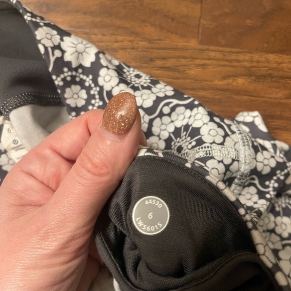 Lululemon Wunder Under Twiggy Floral Size 6 - Picture 6 of 6